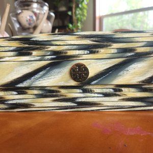 Tory burch clutch